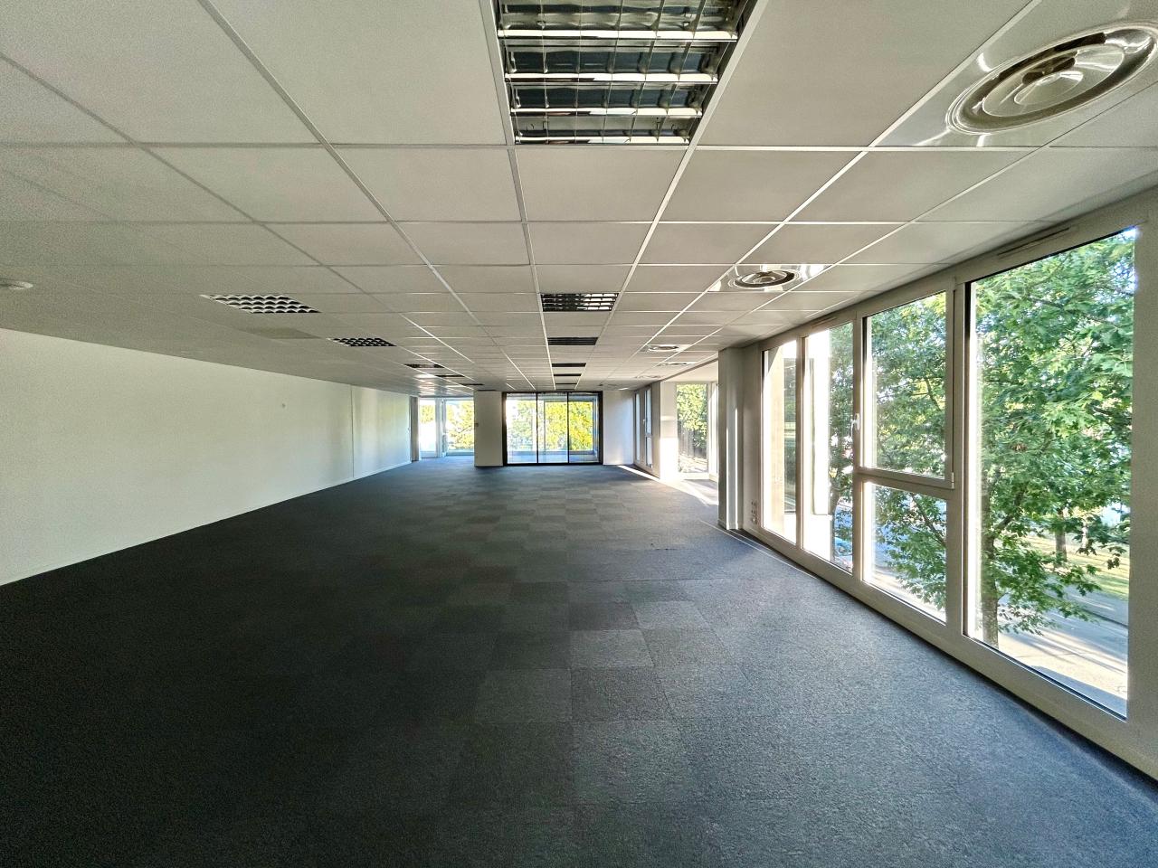 Bureau Rennes 588m² Location bureau Rennes Ille-et-Vilaine OLBUR2426108 1
